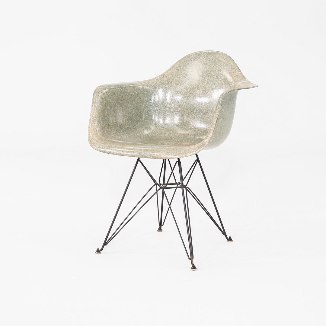 DAR Armchair