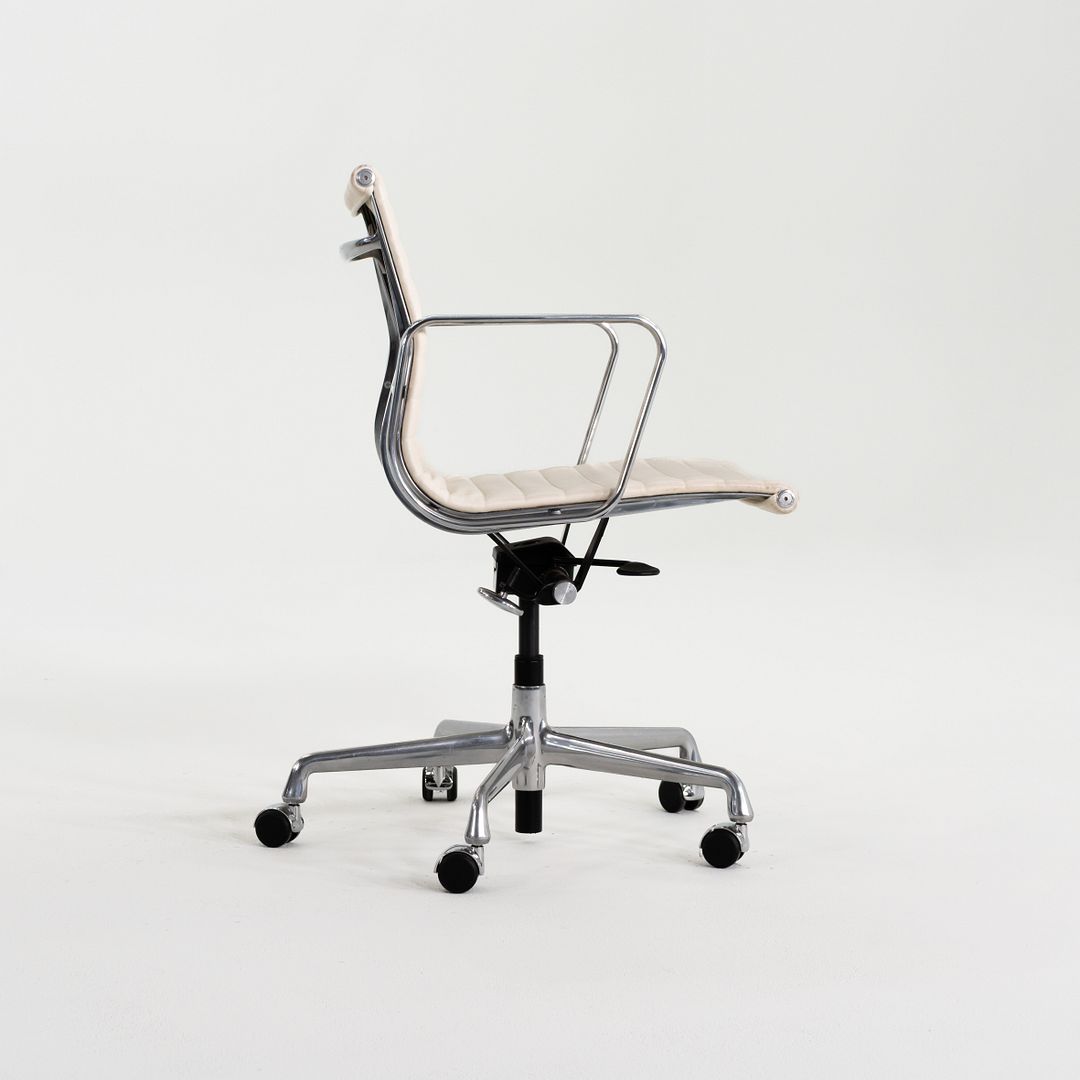 Aluminum Group Management Desk Chair, Model EA335