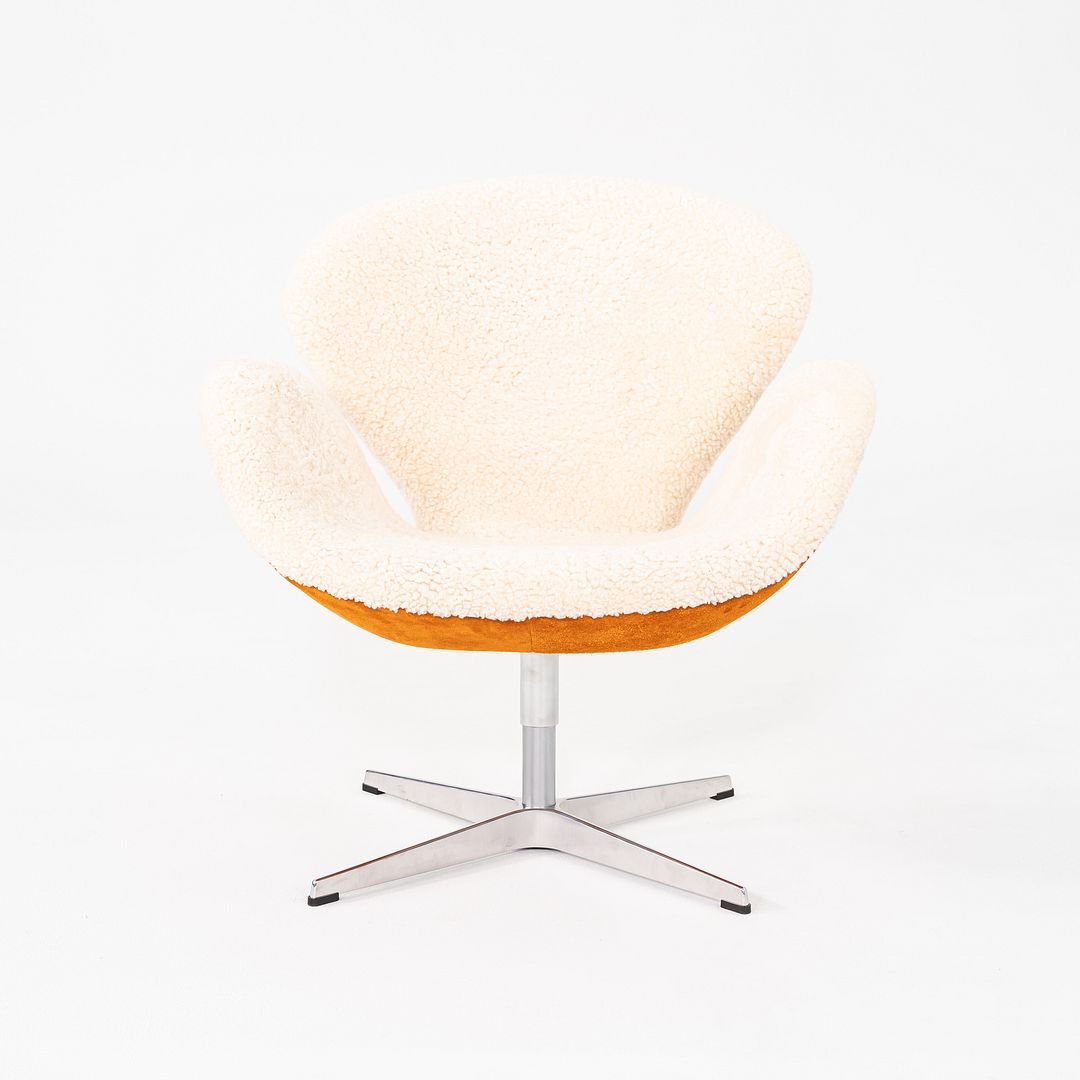 Swan Lounge Chair