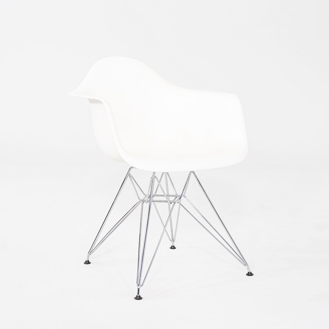 DAR Armchair