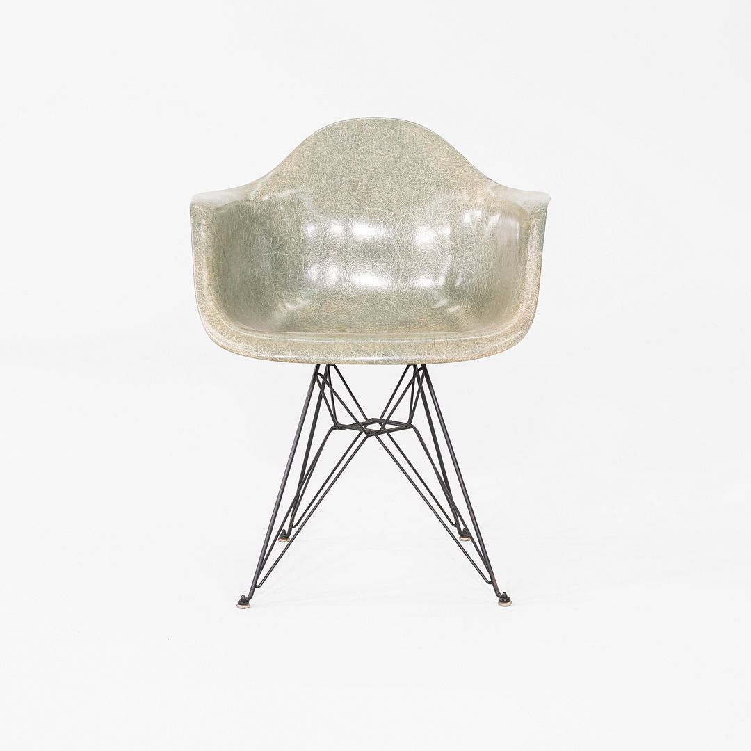 DAR Armchair