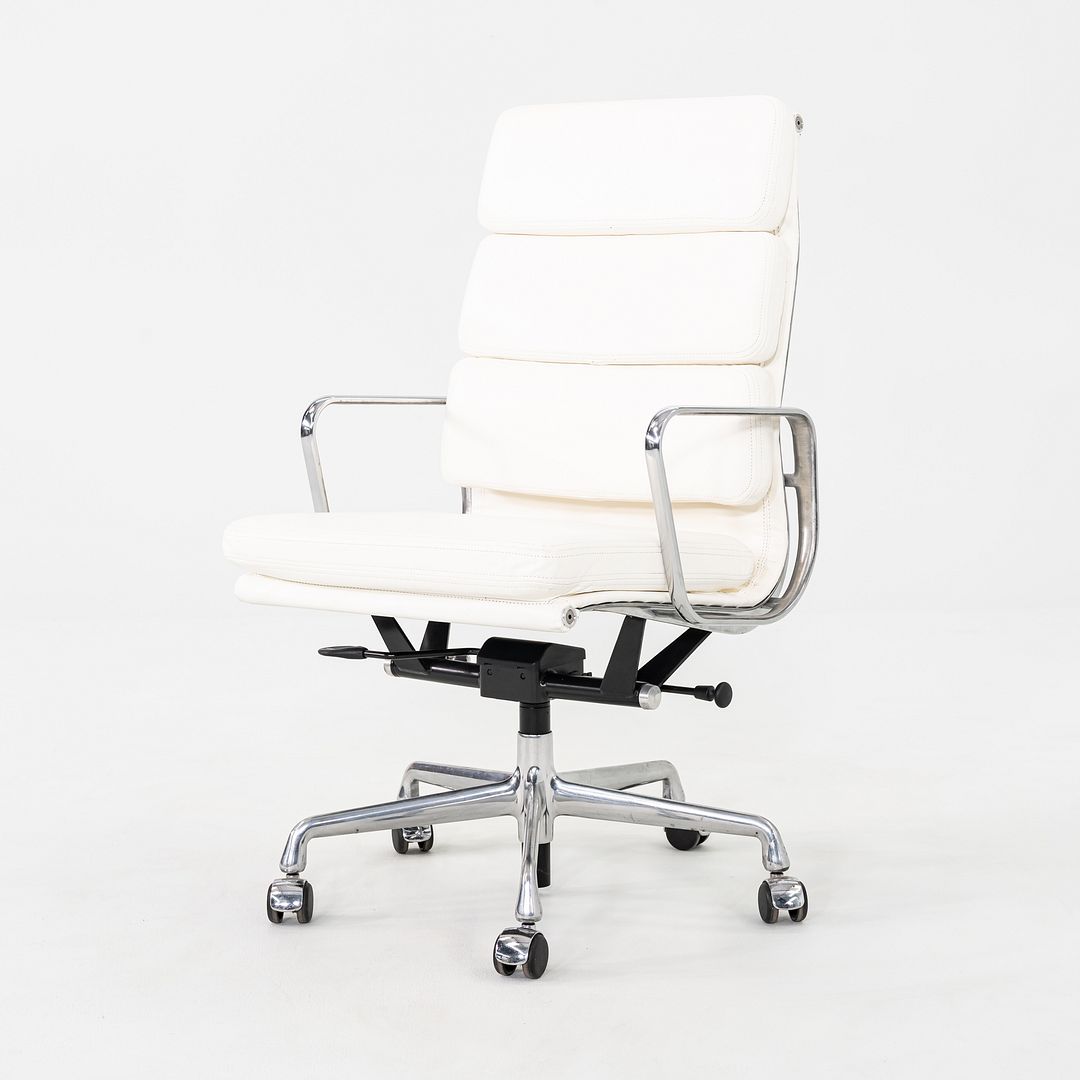 Soft Pad Executive Chair, Model EA437
