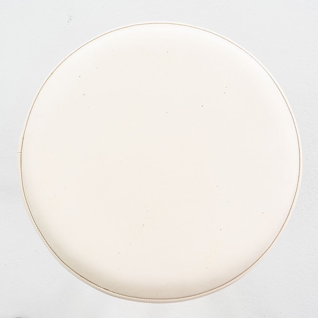 152 Tulip Stool
