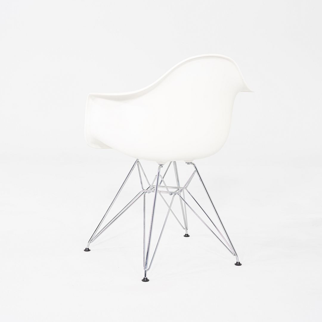 DAR Armchair