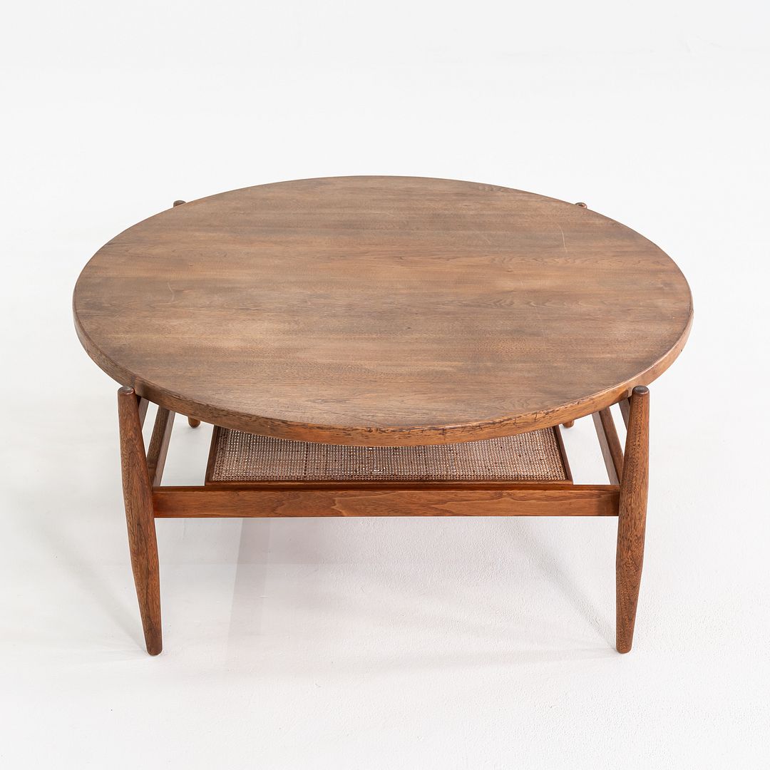 Round Coffee Table, Model T300