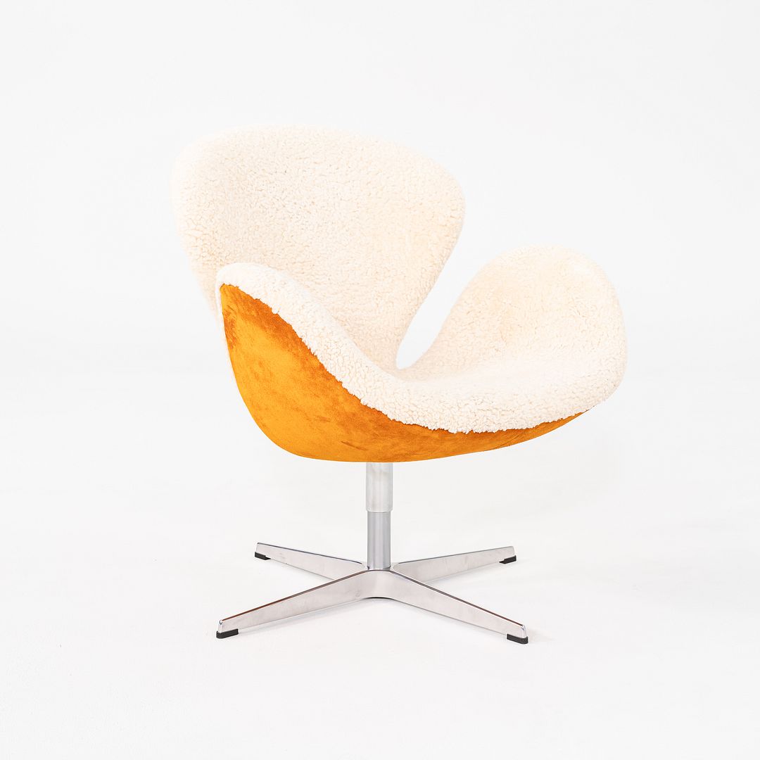 Swan Lounge Chair