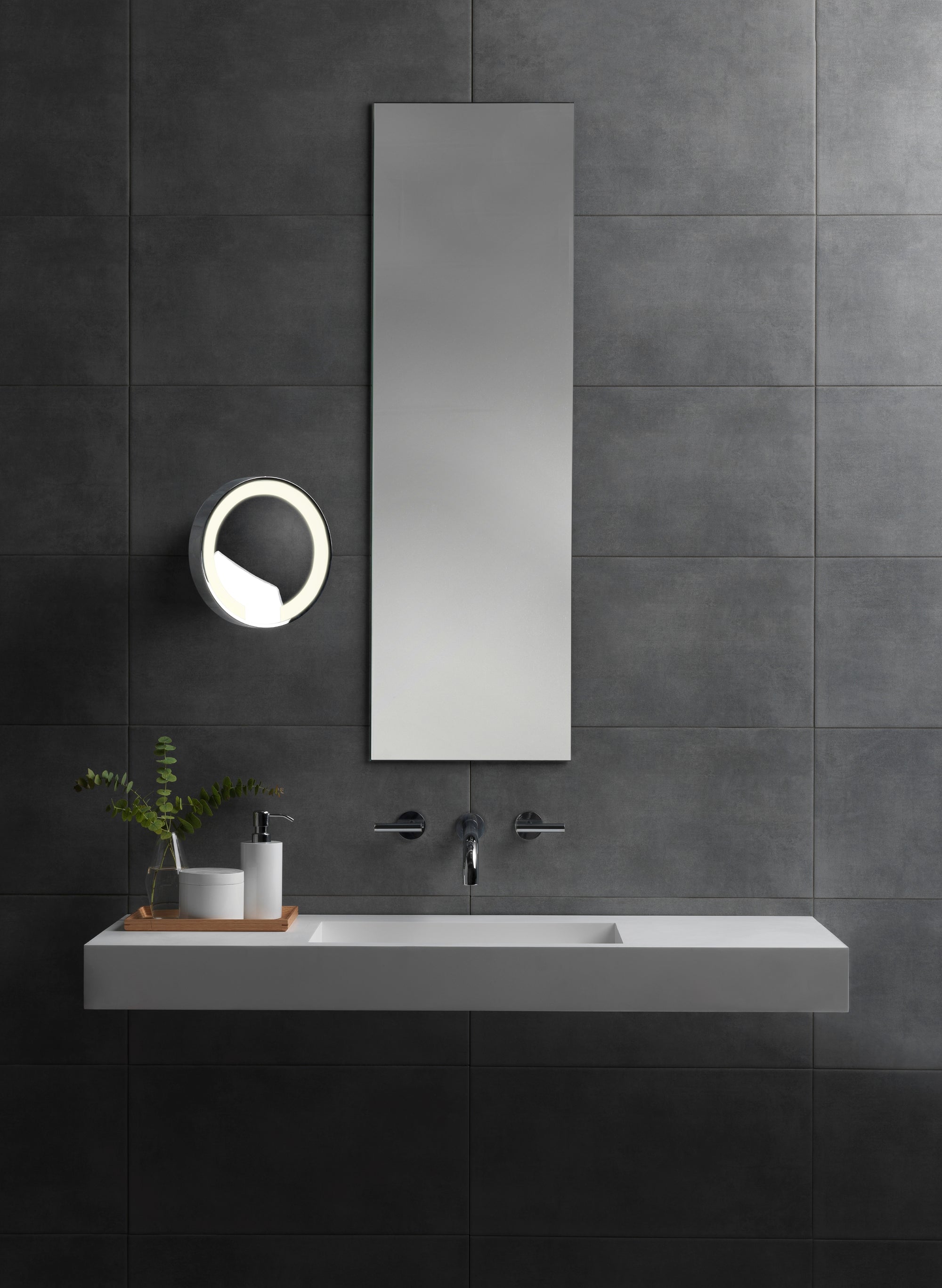 Catena LED Magnifying Mirror