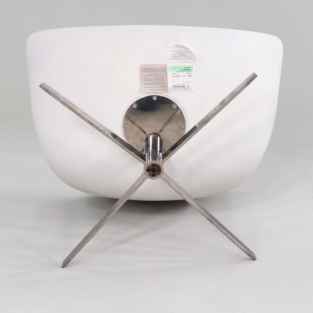 Vika Swivel Lounge Chair