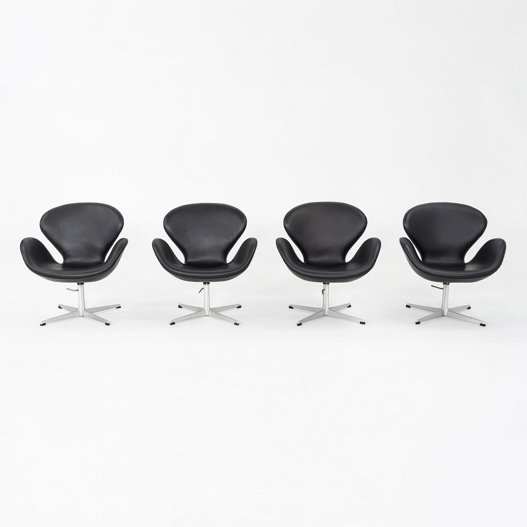 Swan Chair, Model 3320