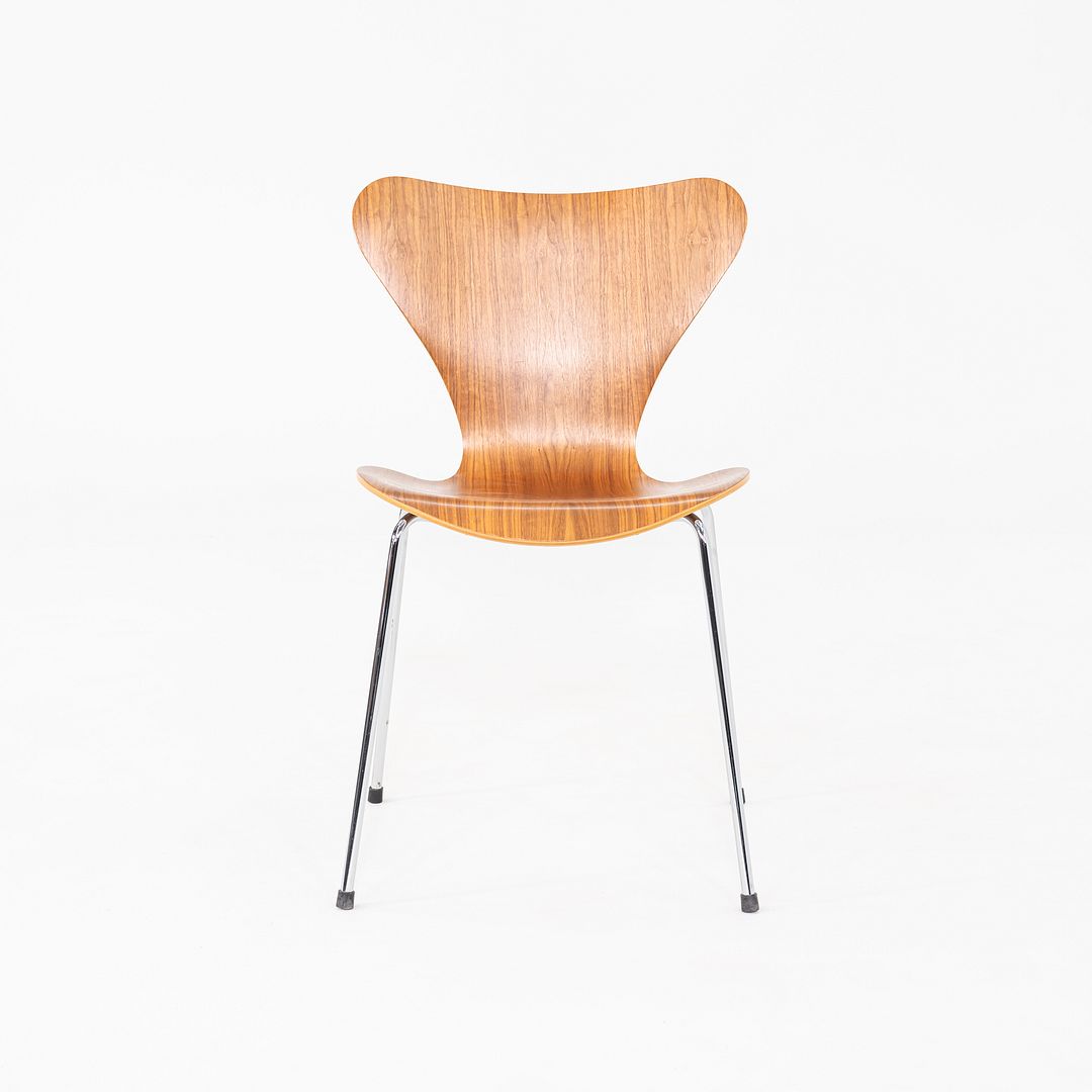 Series 7 Stacking Chair, Model 3107