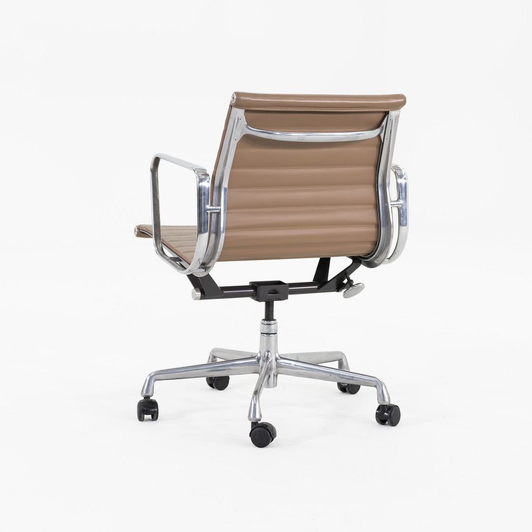 Aluminum Group Management Desk Chair, EA335