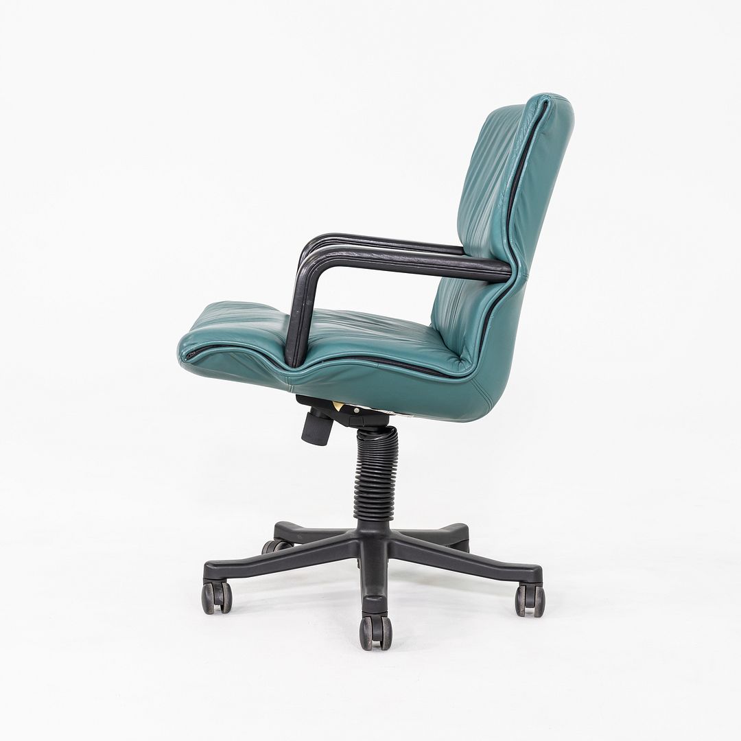735 Desk Chair