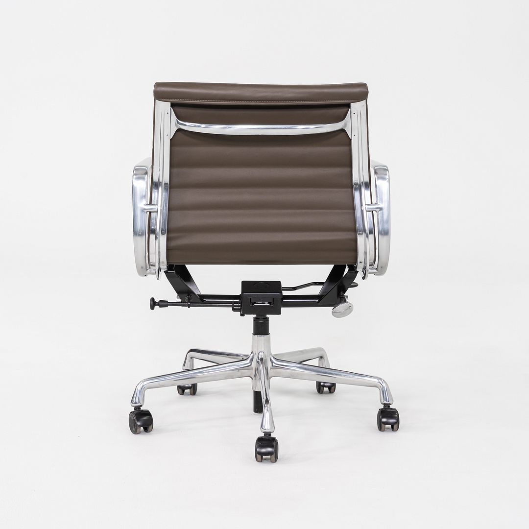 Aluminum Group Management Desk Chair, Model EA335
