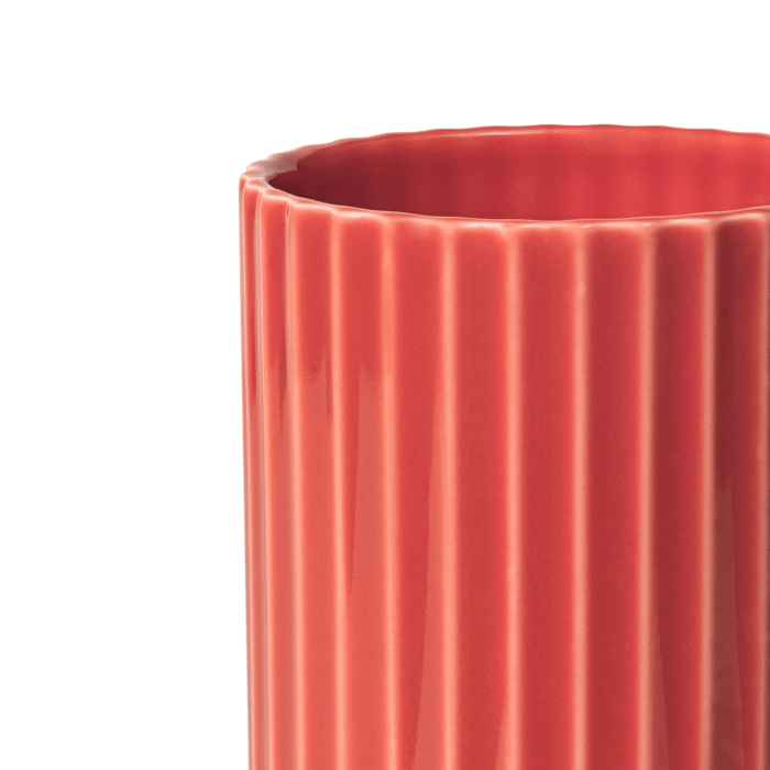 Lyngby Porcelaen Vase — Red