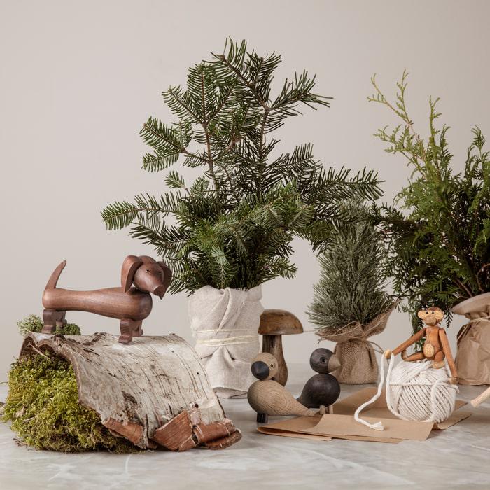 Dog — Walnut