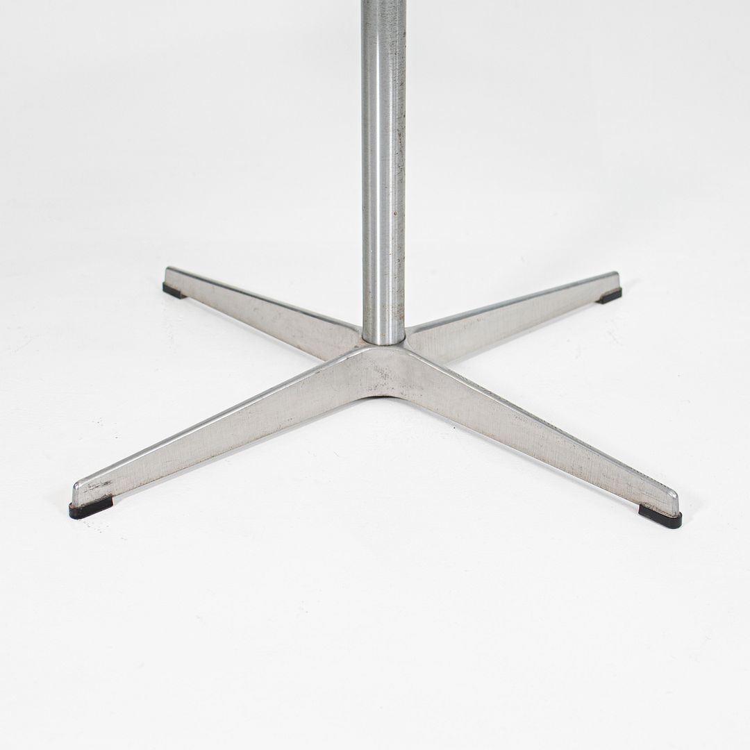 Super-Circular Table, Model A603