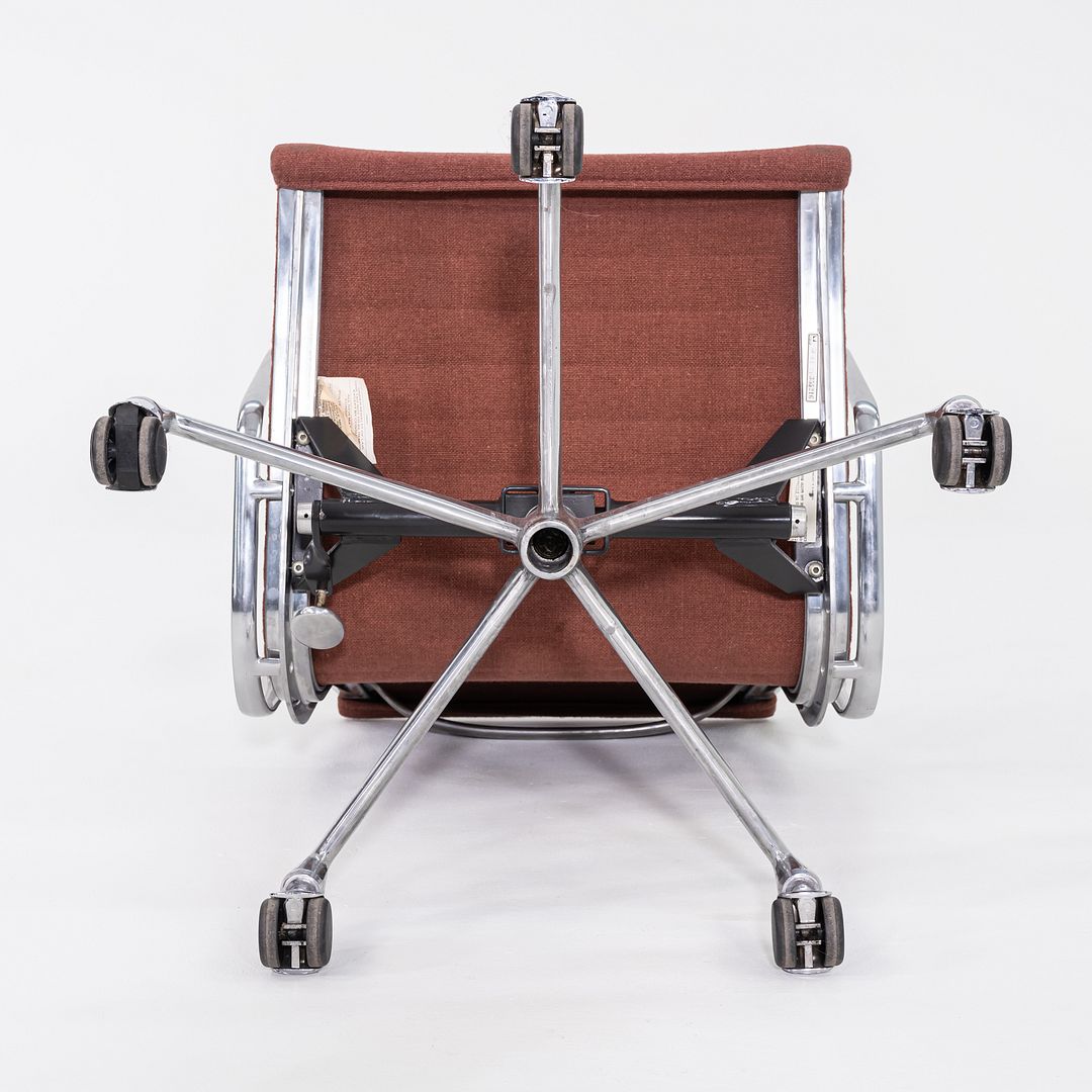 Eames Aluminum Group Management Desk Chair, Model EA335