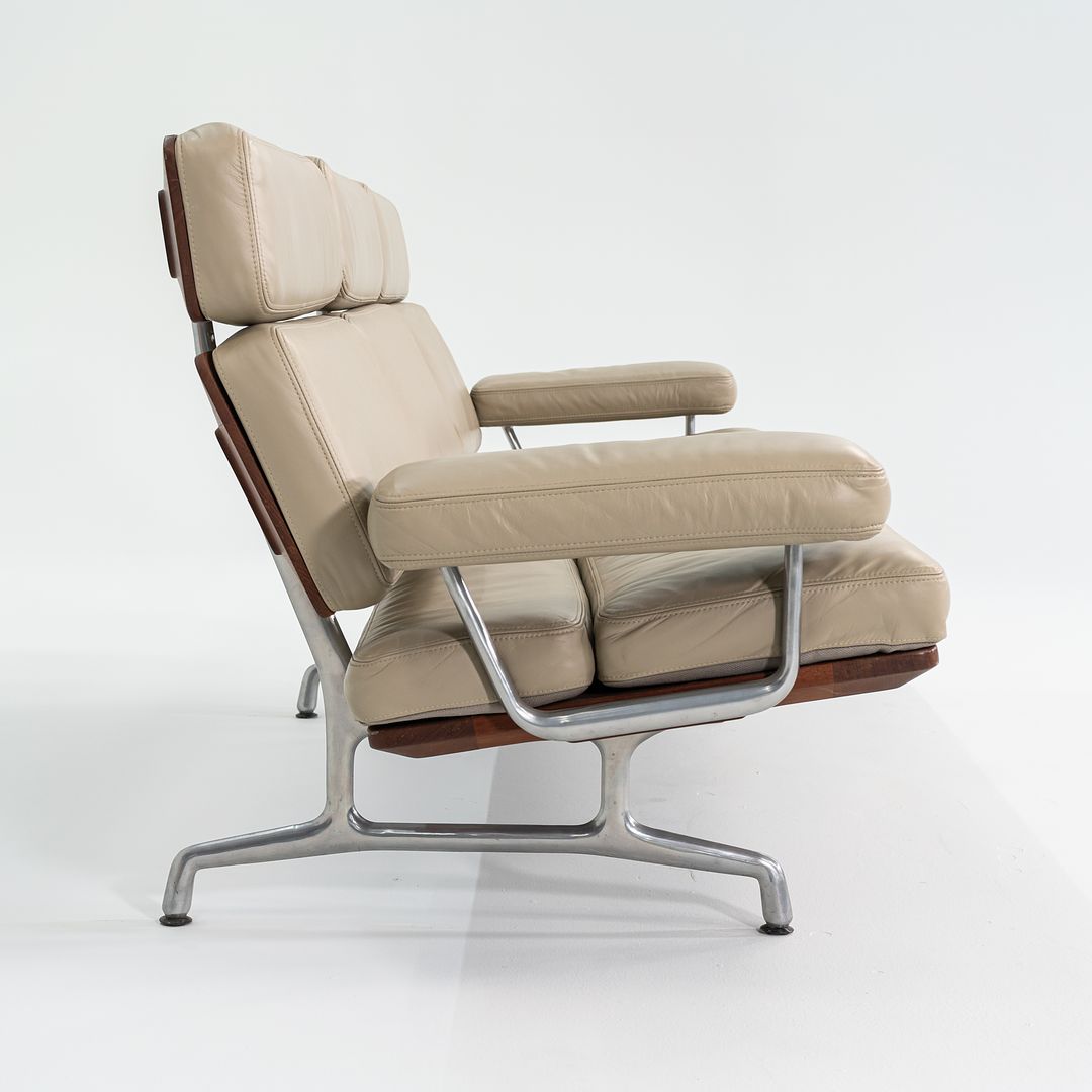 ES 108 Sofa