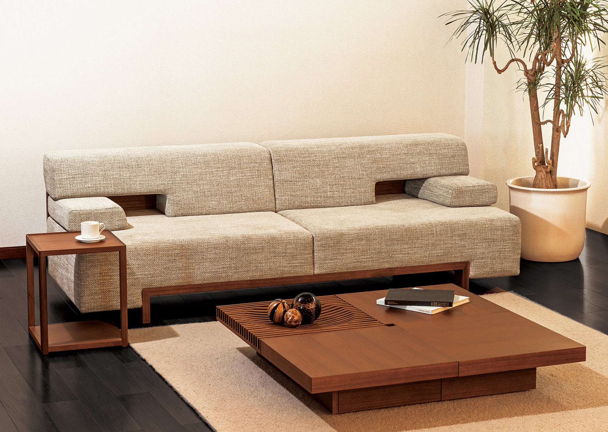 Atilla Sofa