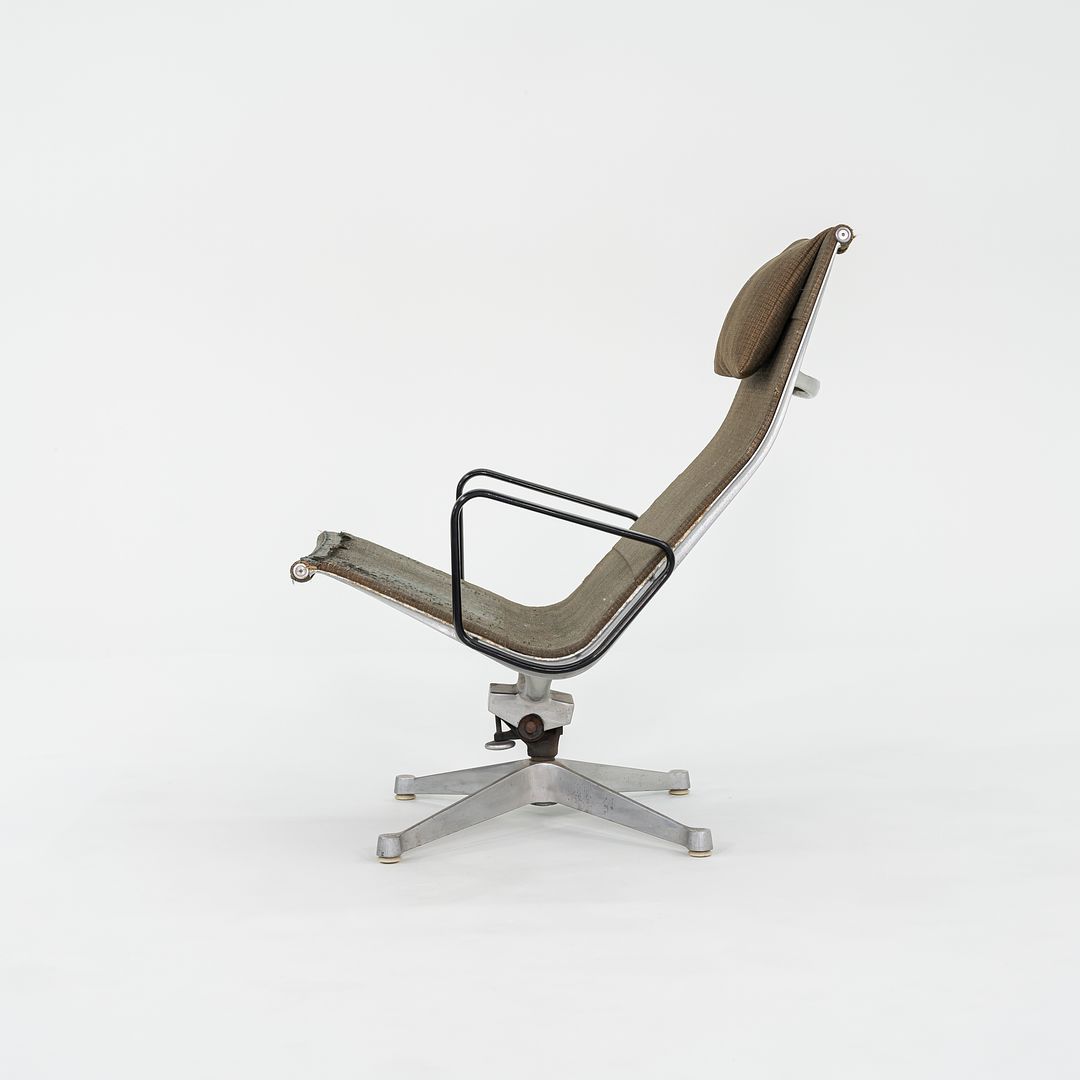 Aluminum Group Lounge Chair, model 682