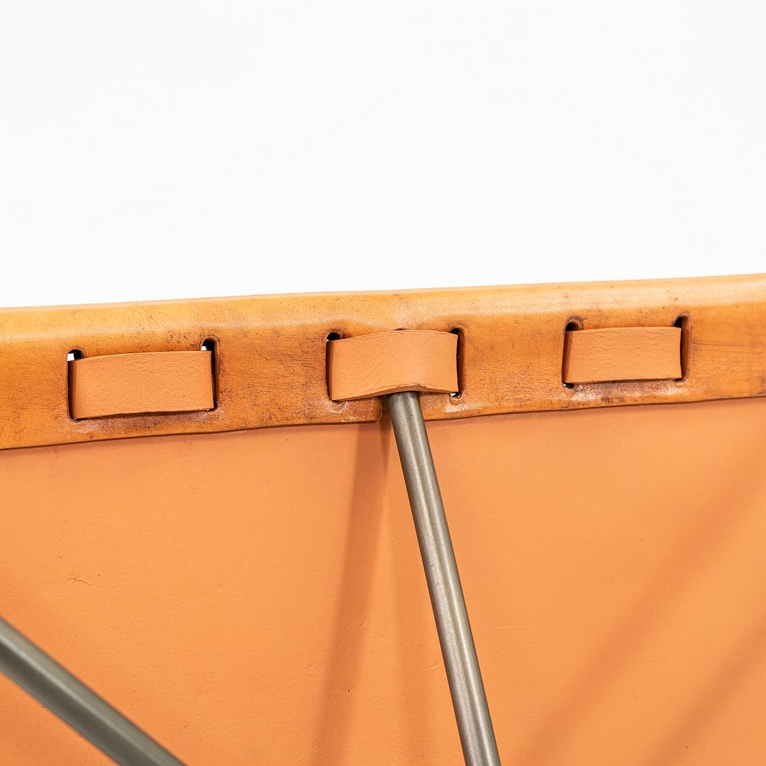 TG-19 Sling Ottoman