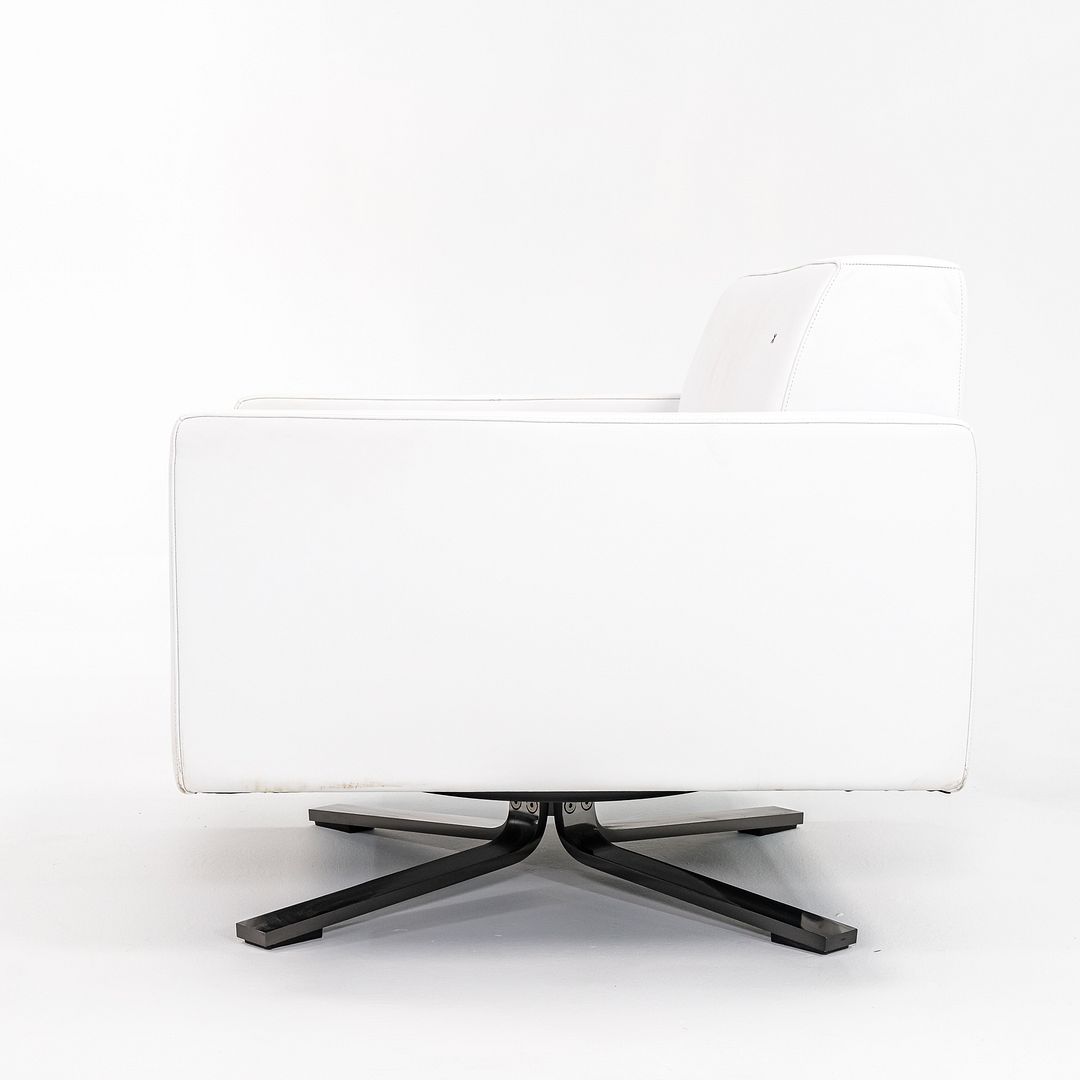 Kennedee Swivel Lounge Chair