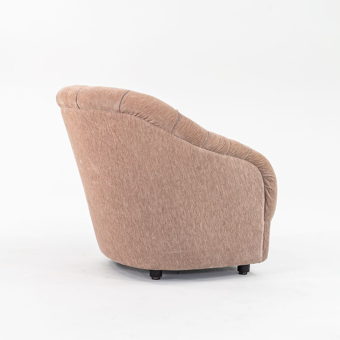 Tufted Club, Model 2084