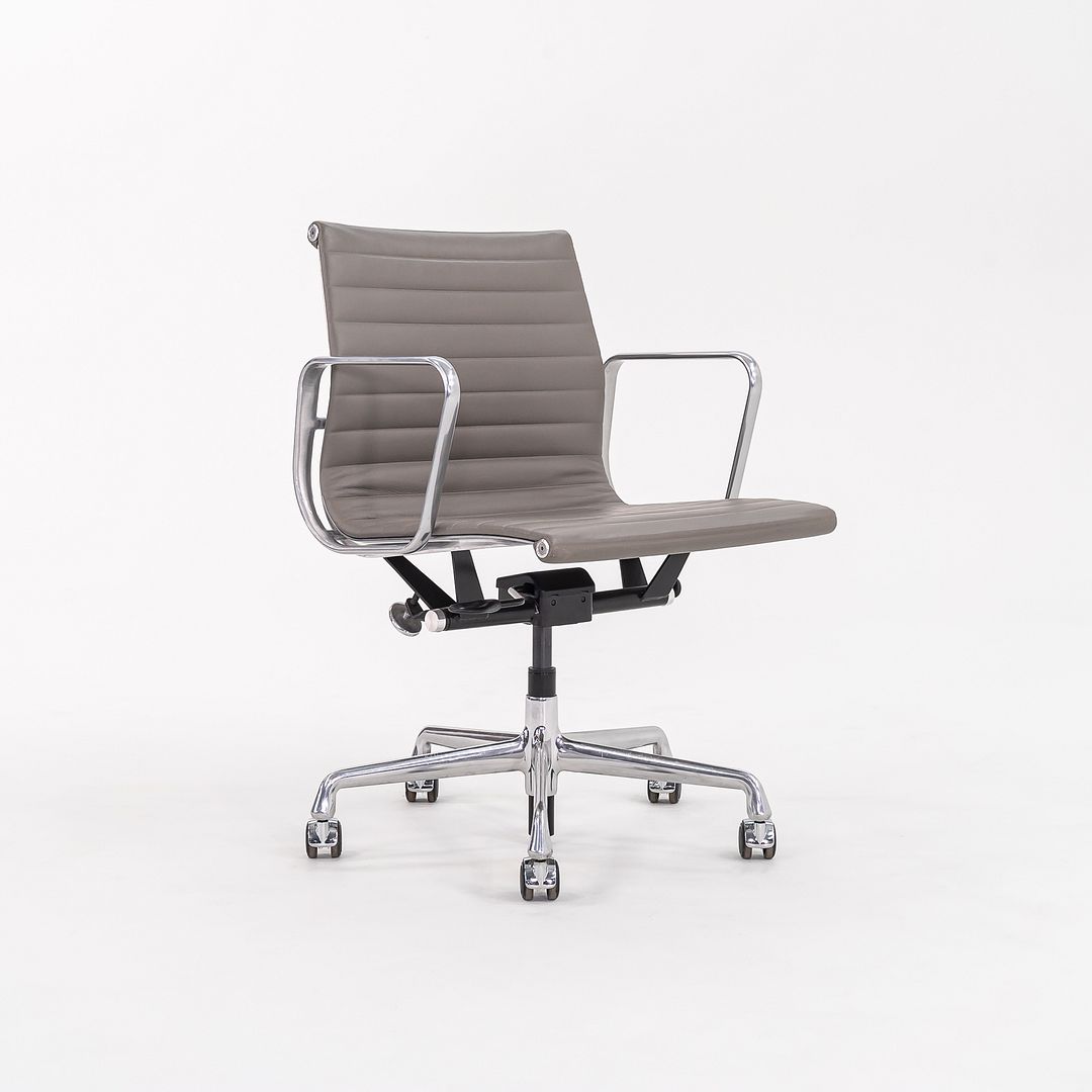 Aluminum Group Management Desk Chair, Model EA335