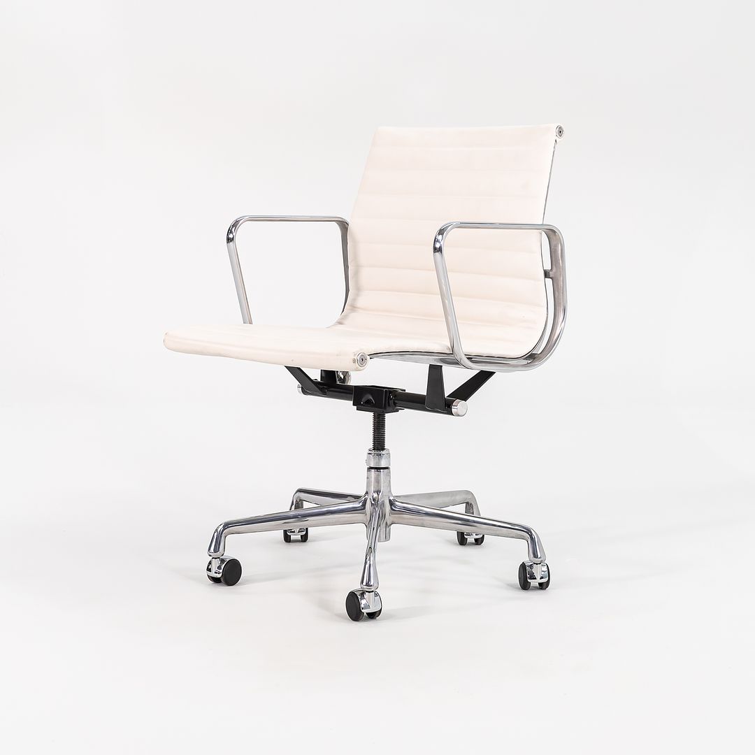 Aluminum Group Management Desk Chair, Model EA335