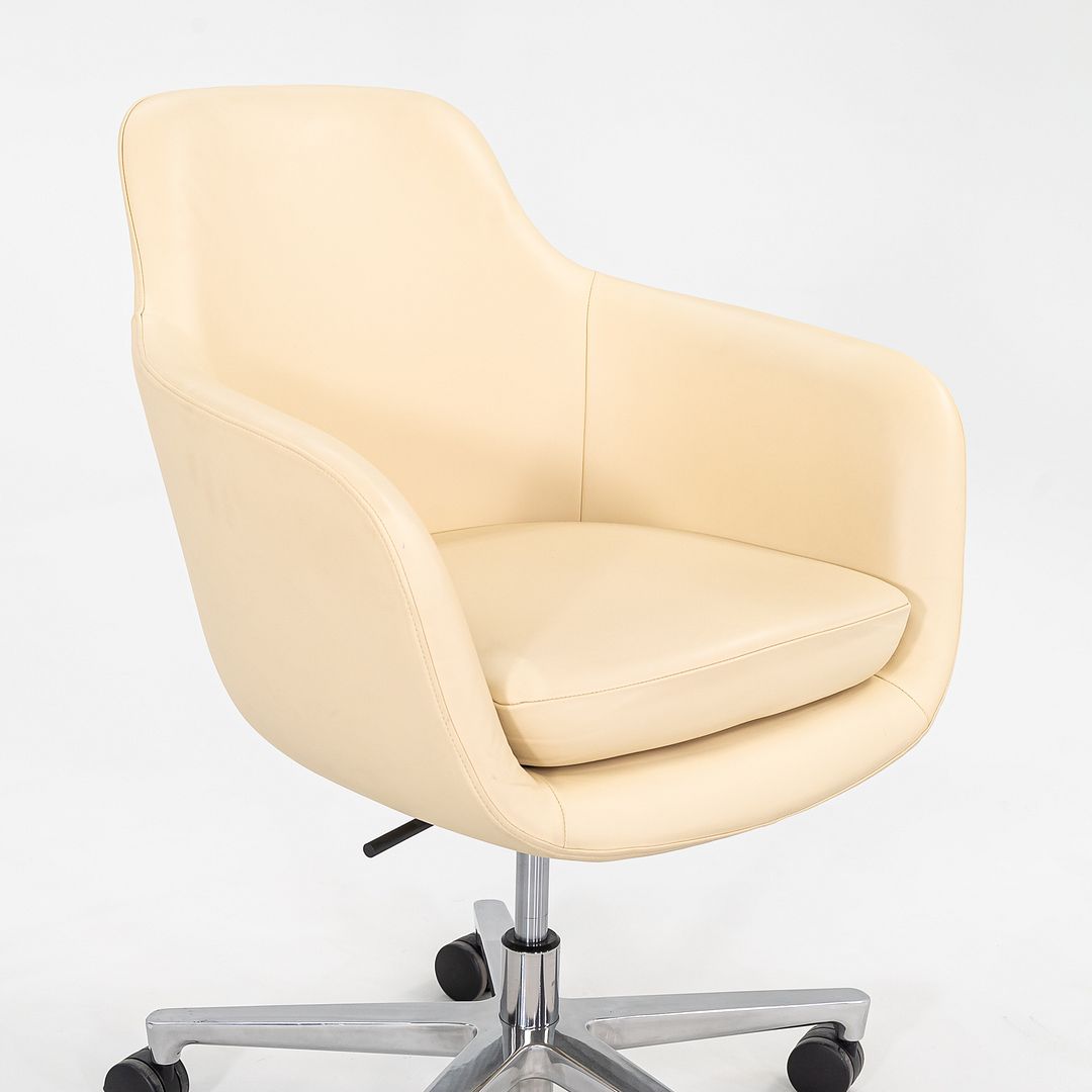 Saiba Mid-Back Task Chair with Five-Star Base