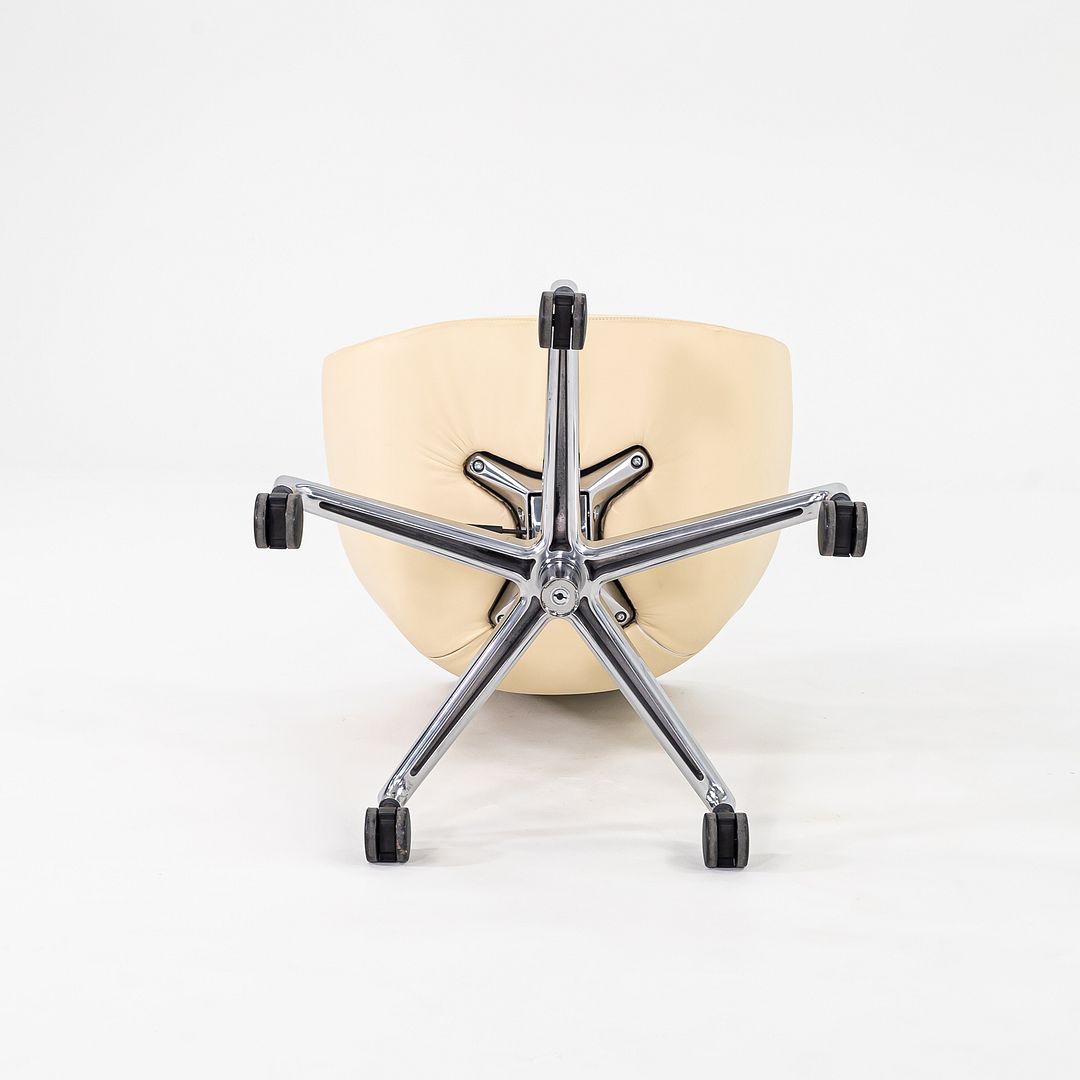 Saiba Mid-Back Task Chair with Five-Star Base