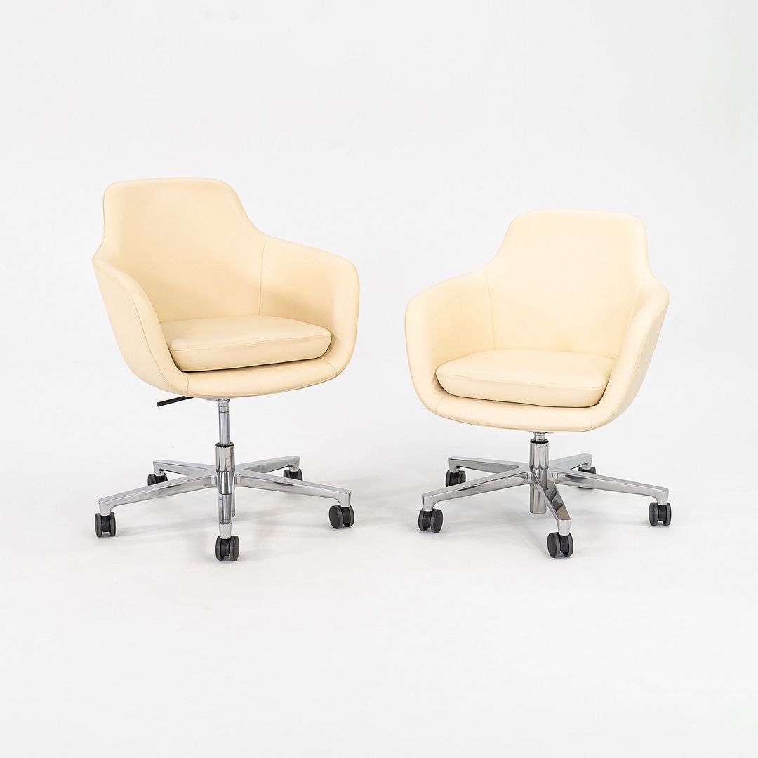 Saiba Mid-Back Task Chair with Five-Star Base