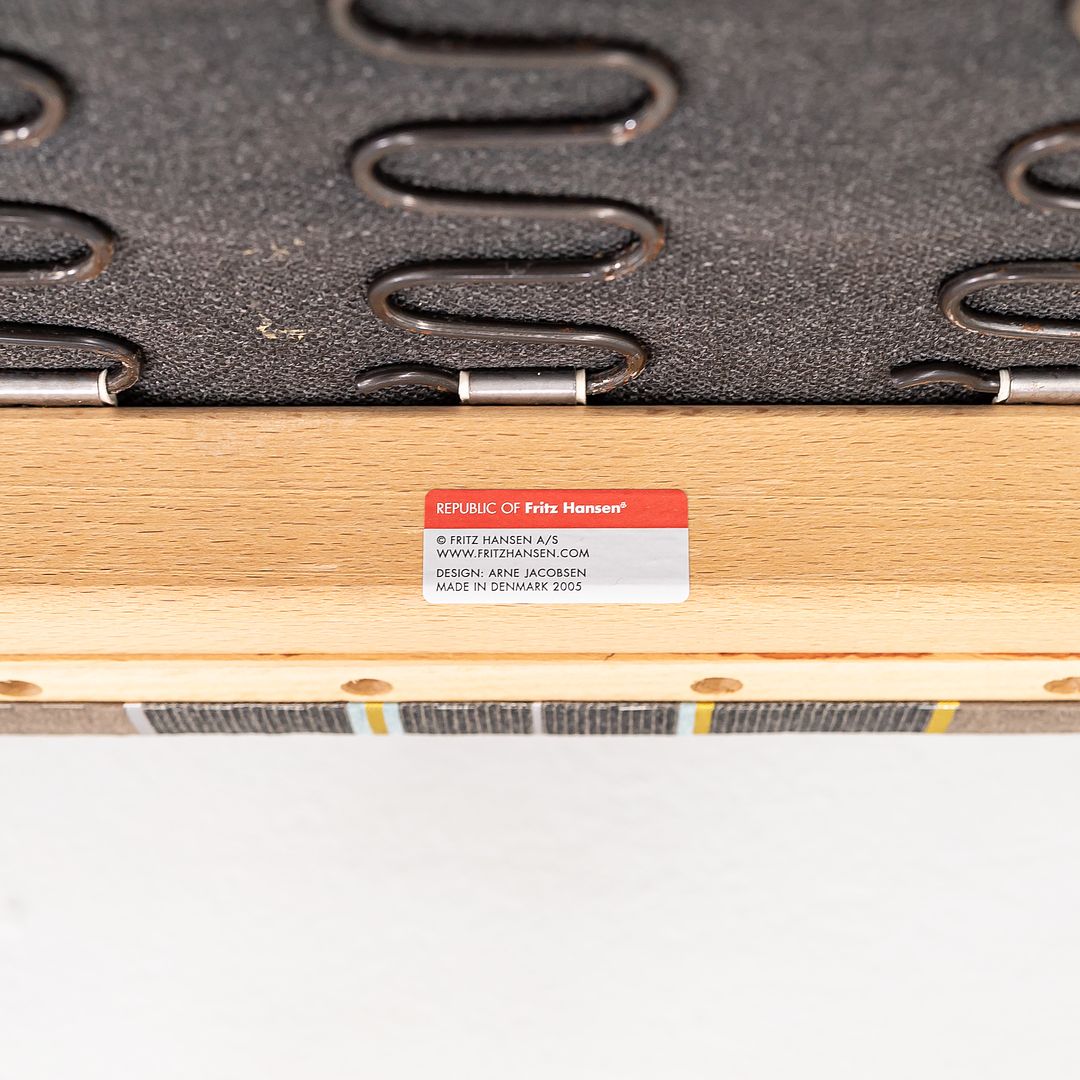 Series 3300 Easy Chair
