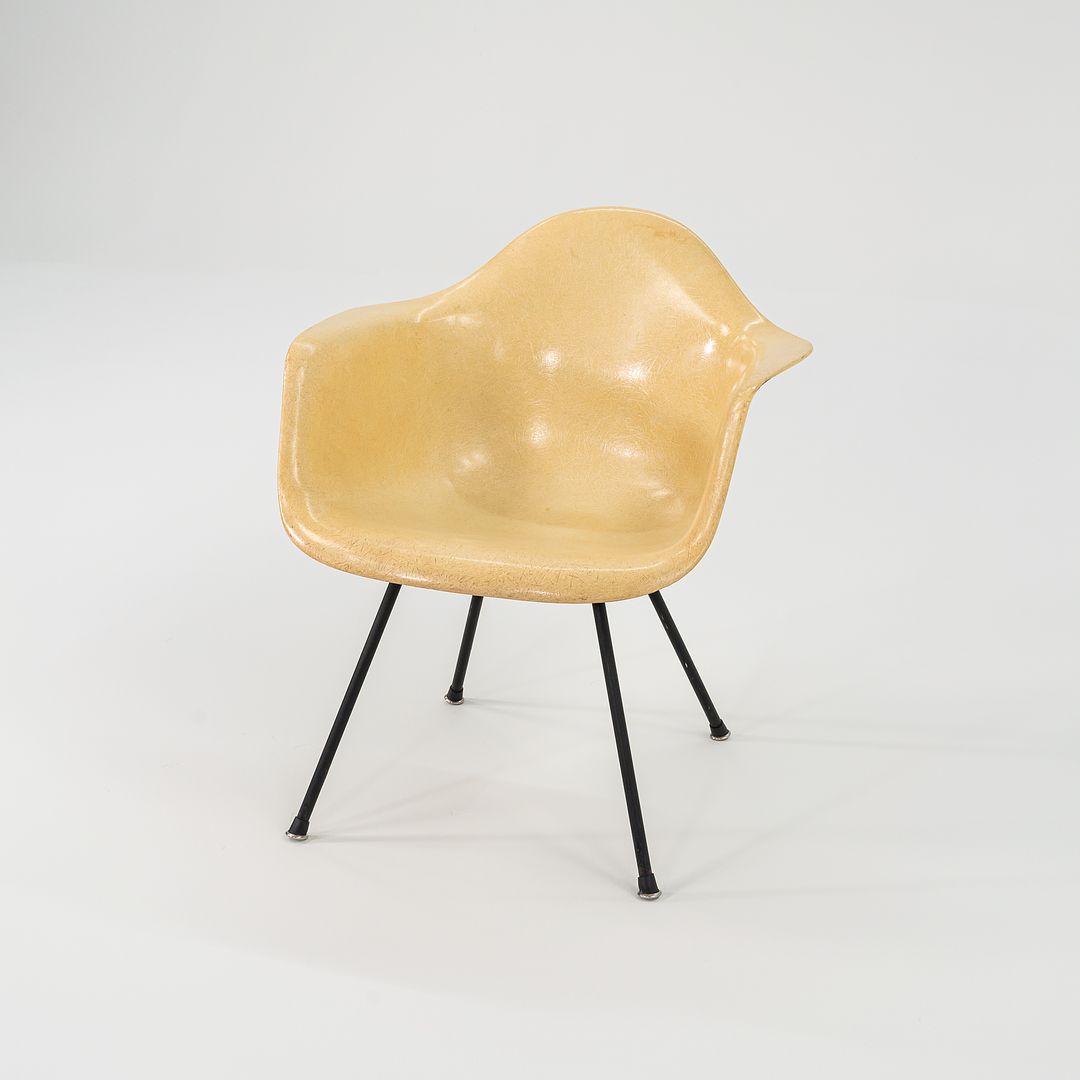 MAX Armchair
