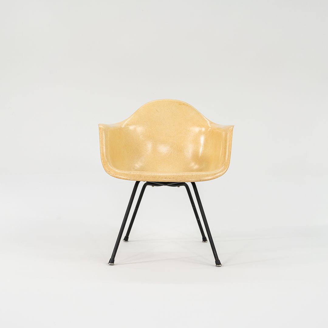 MAX Armchair
