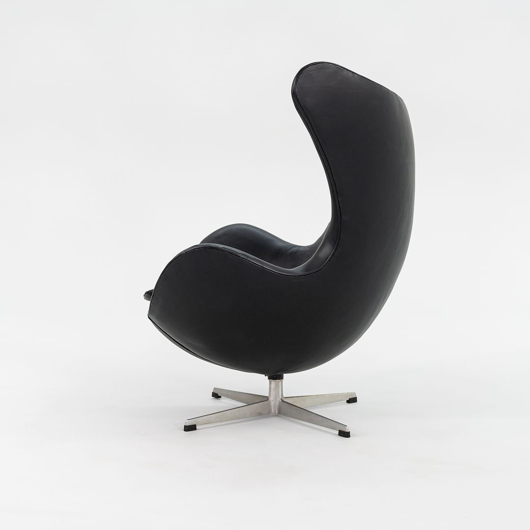 Egg Lounge Chair, Model 3316
