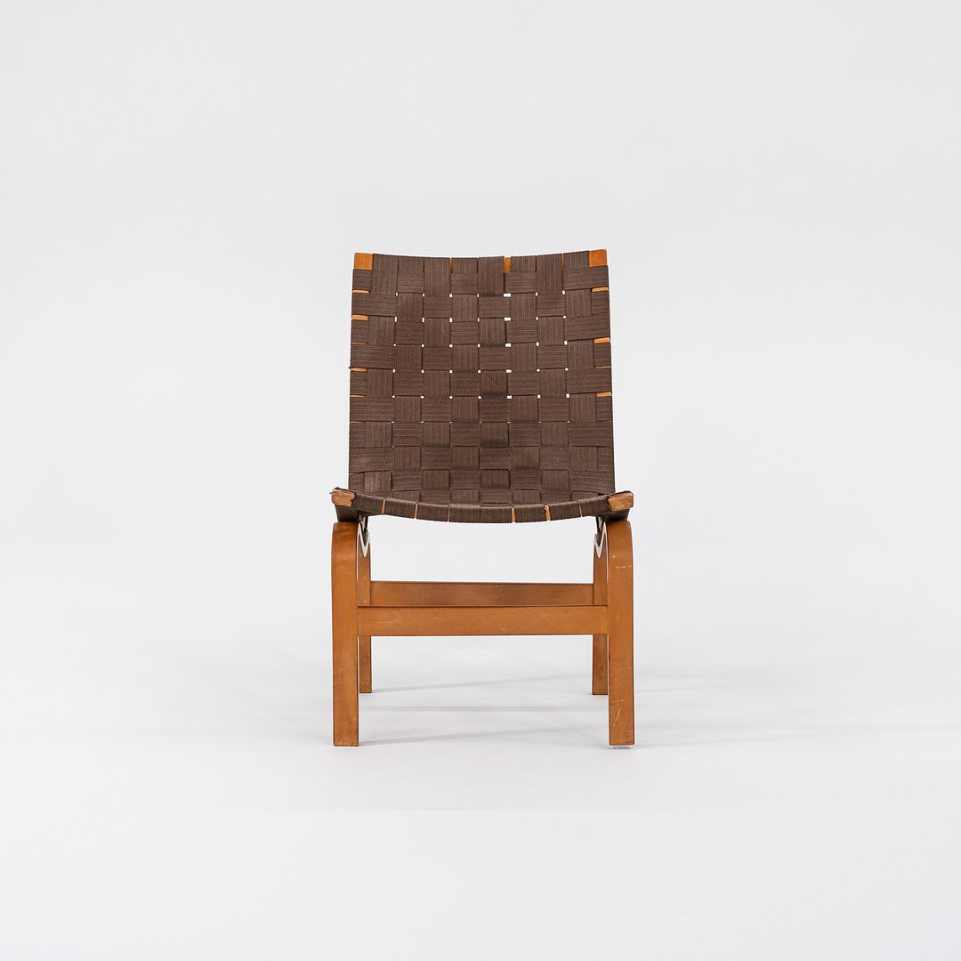 Model 41 Eva Reading Chair
