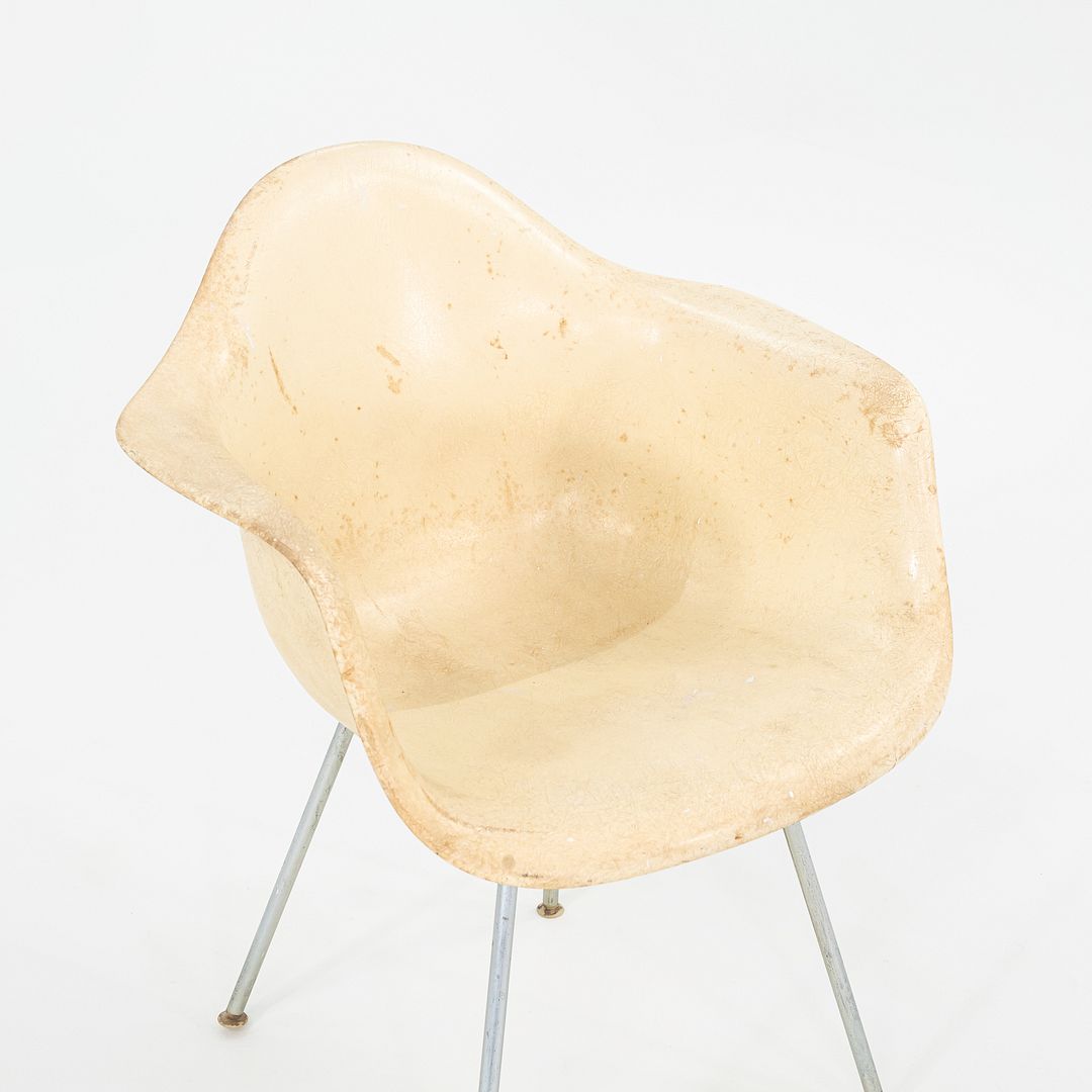 DAX Chair