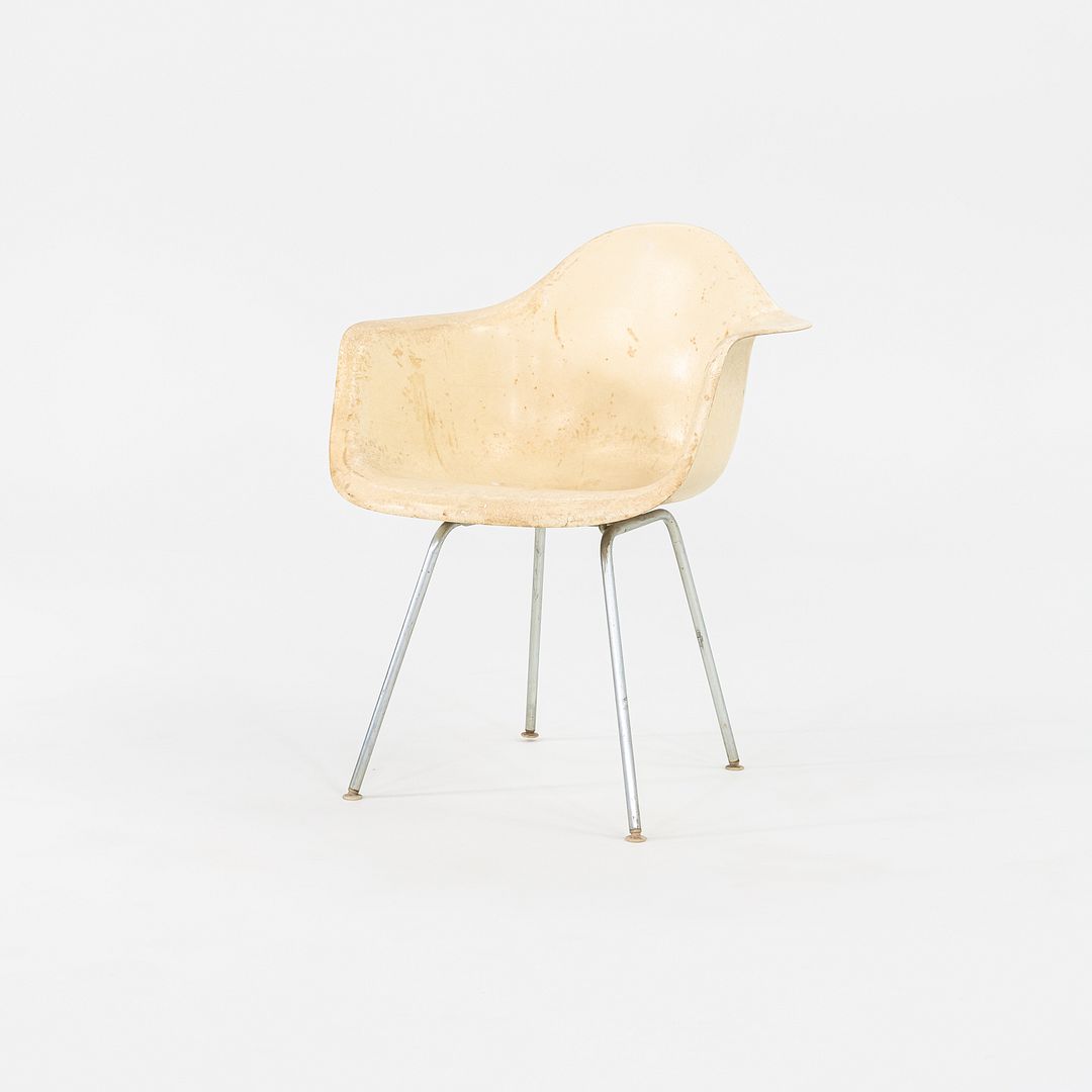 DAX Chair
