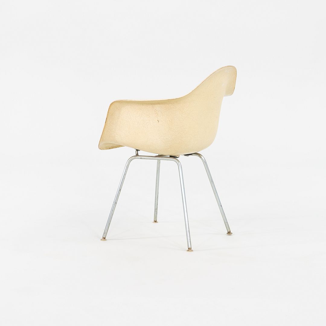 DAX Chair