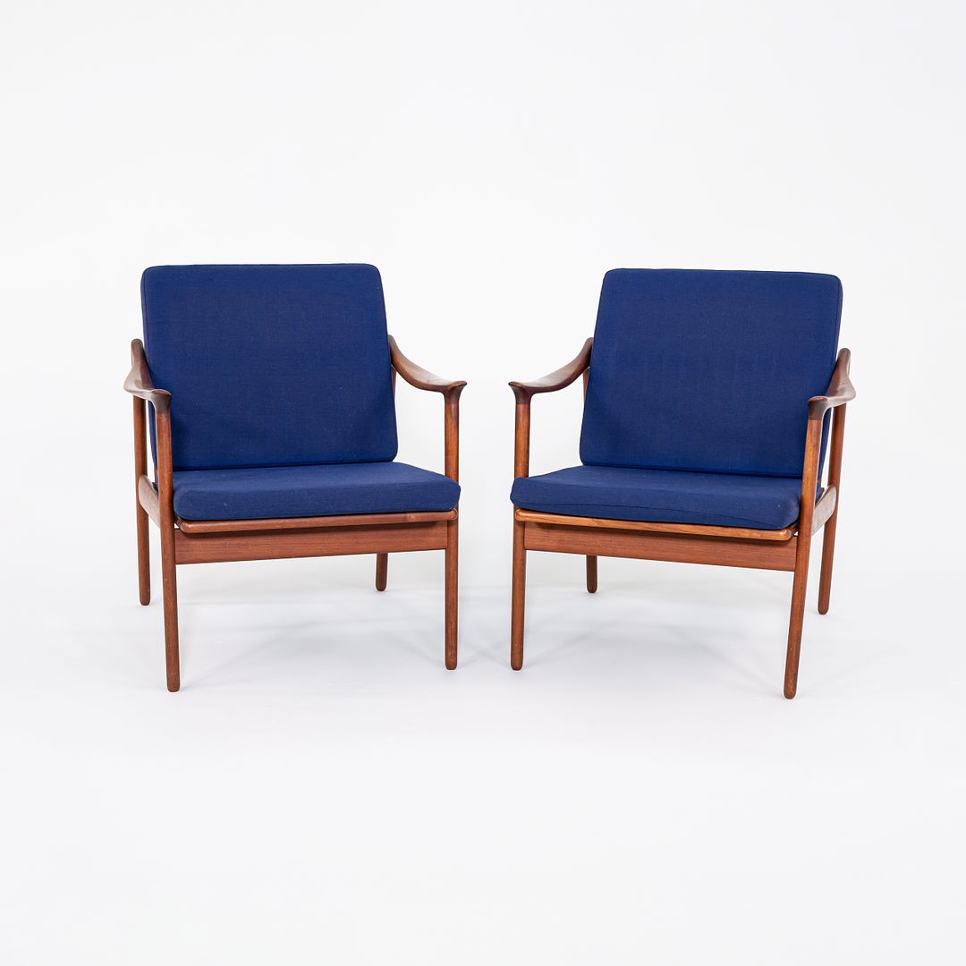 Model 563 Lounge Chair