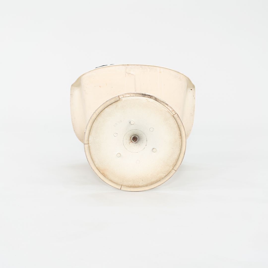 Saarinen Pedestal Tulip Armchair, Model 150 US