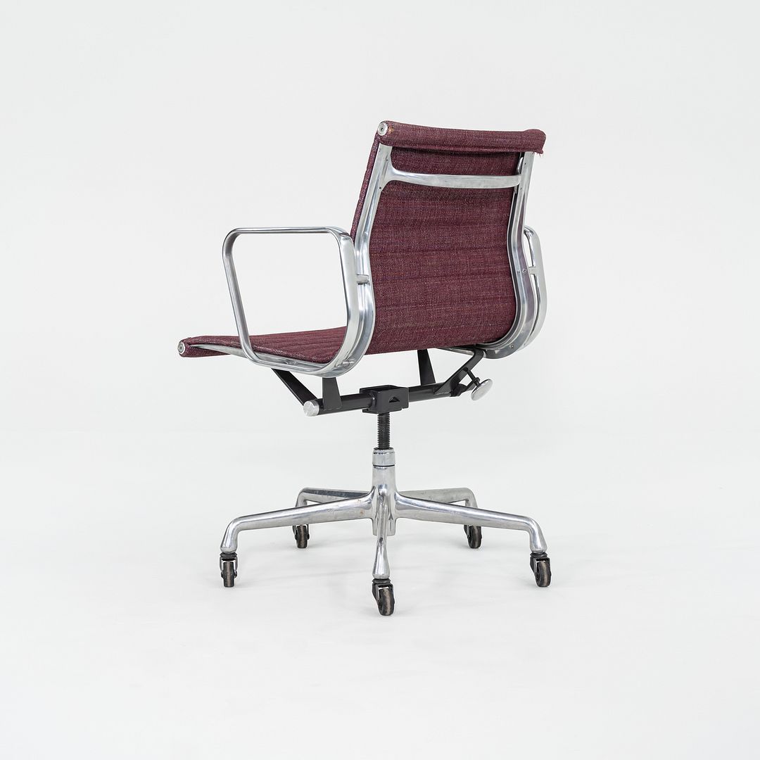 Aluminum Group Management Desk Chair, Model EA335