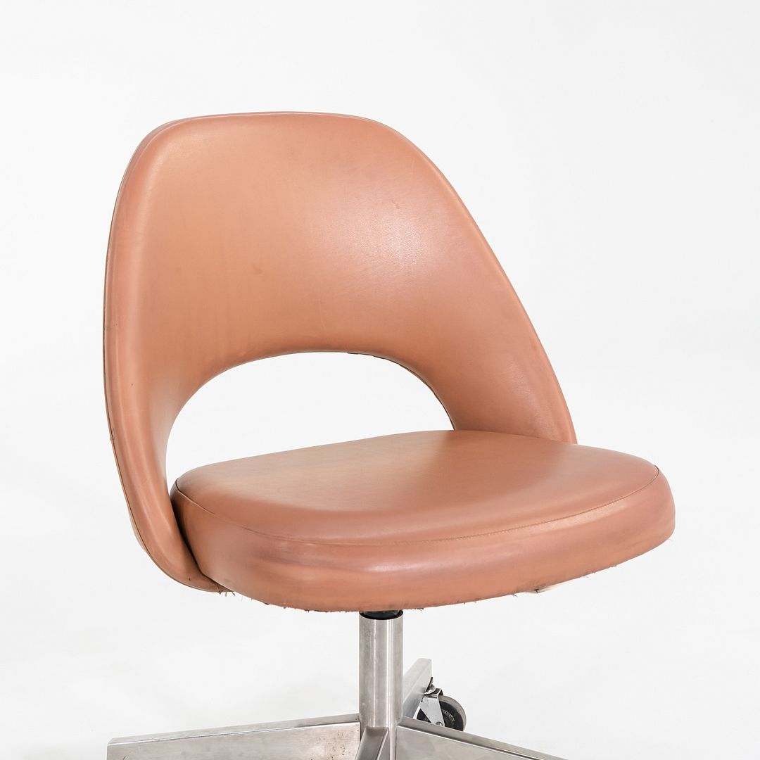 Saarinen Executive Swivel Side Chair