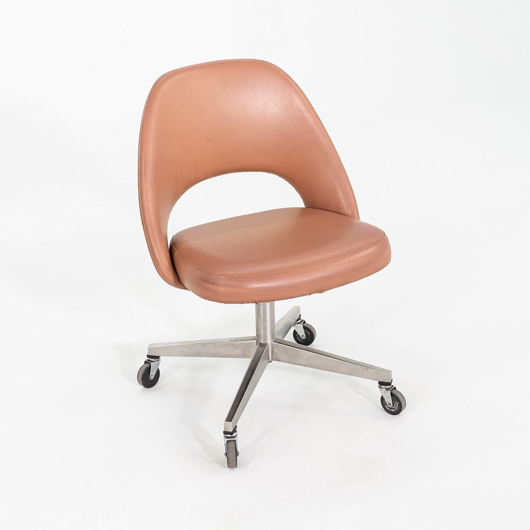 Saarinen Executive Swivel Side Chair