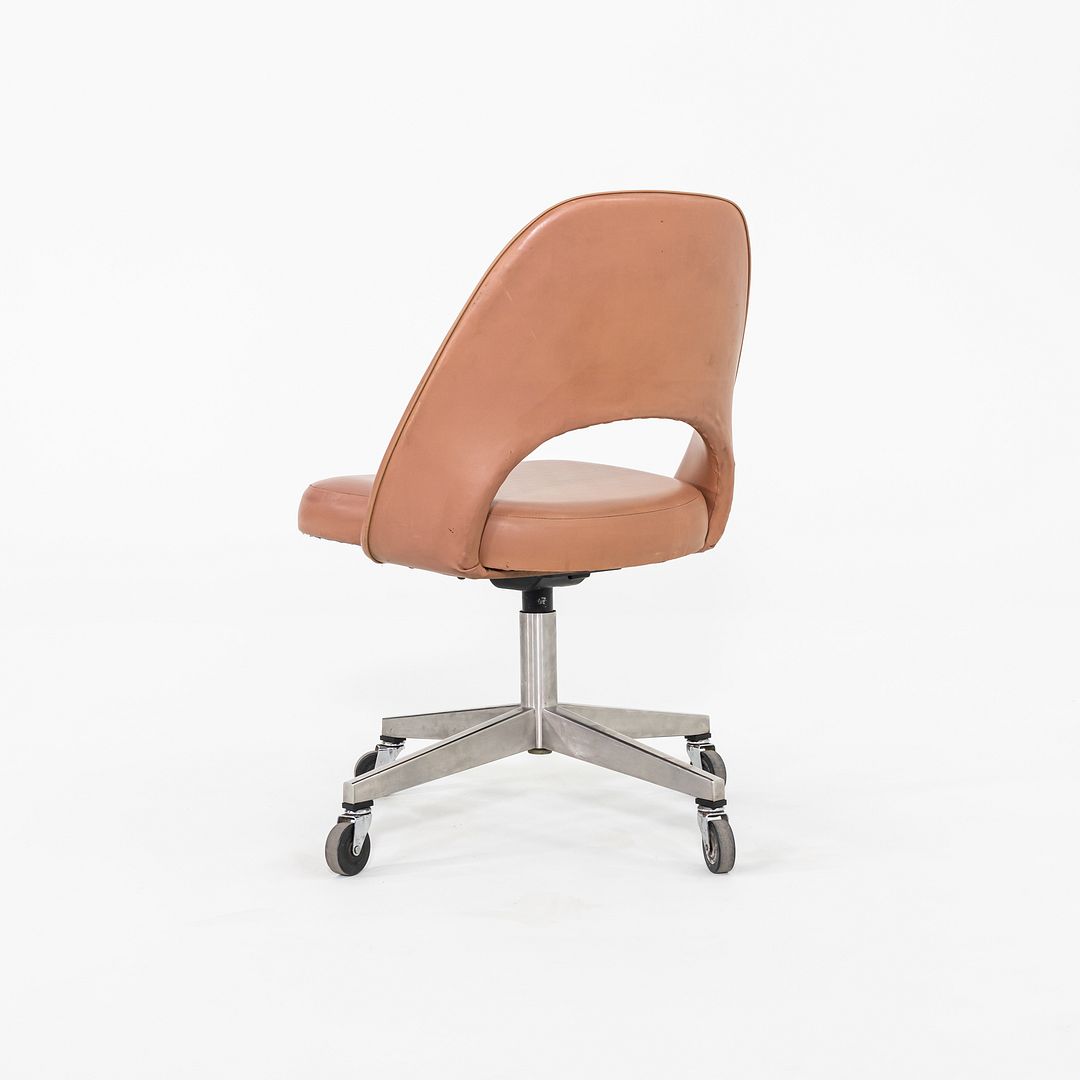 Saarinen Executive Swivel Side Chair
