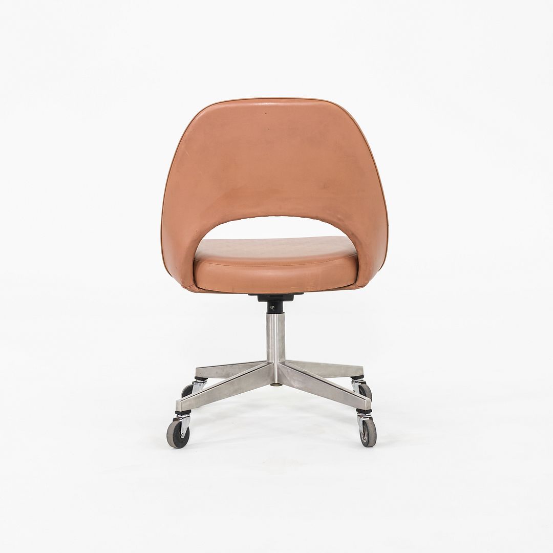 Saarinen Executive Swivel Side Chair