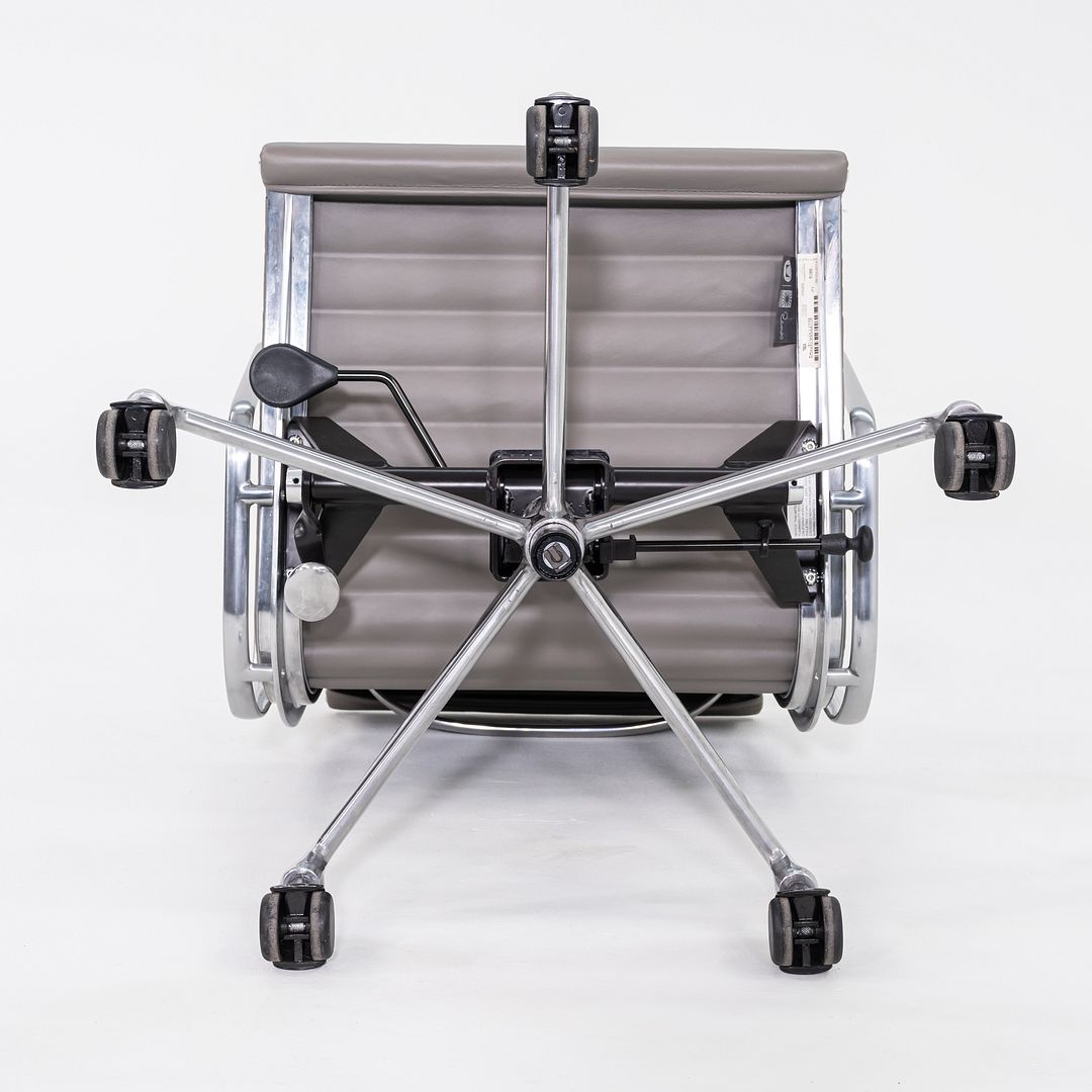 Eames Aluminum Group Management Desk Chair, Model EA335