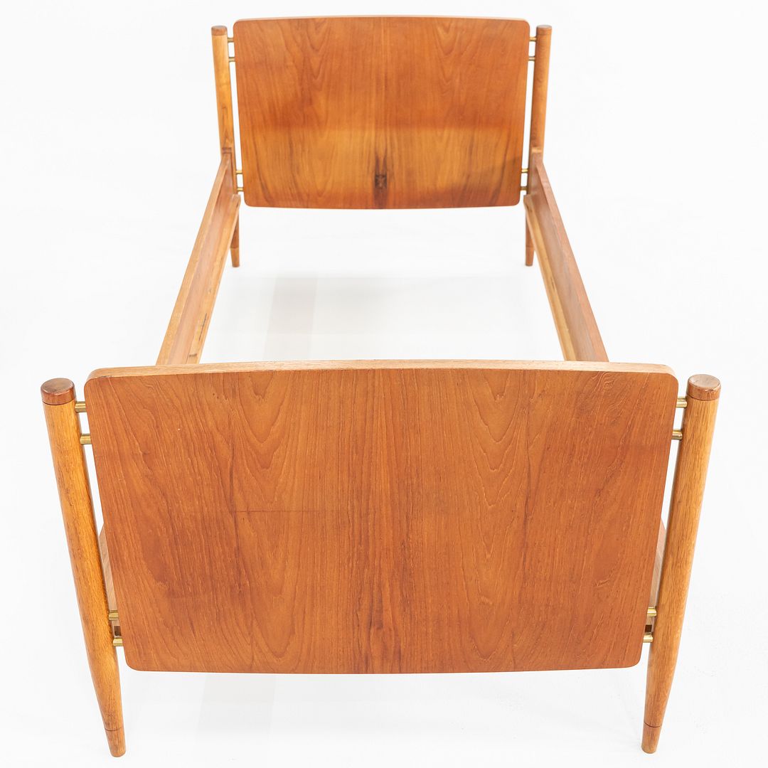 Twin Bed
