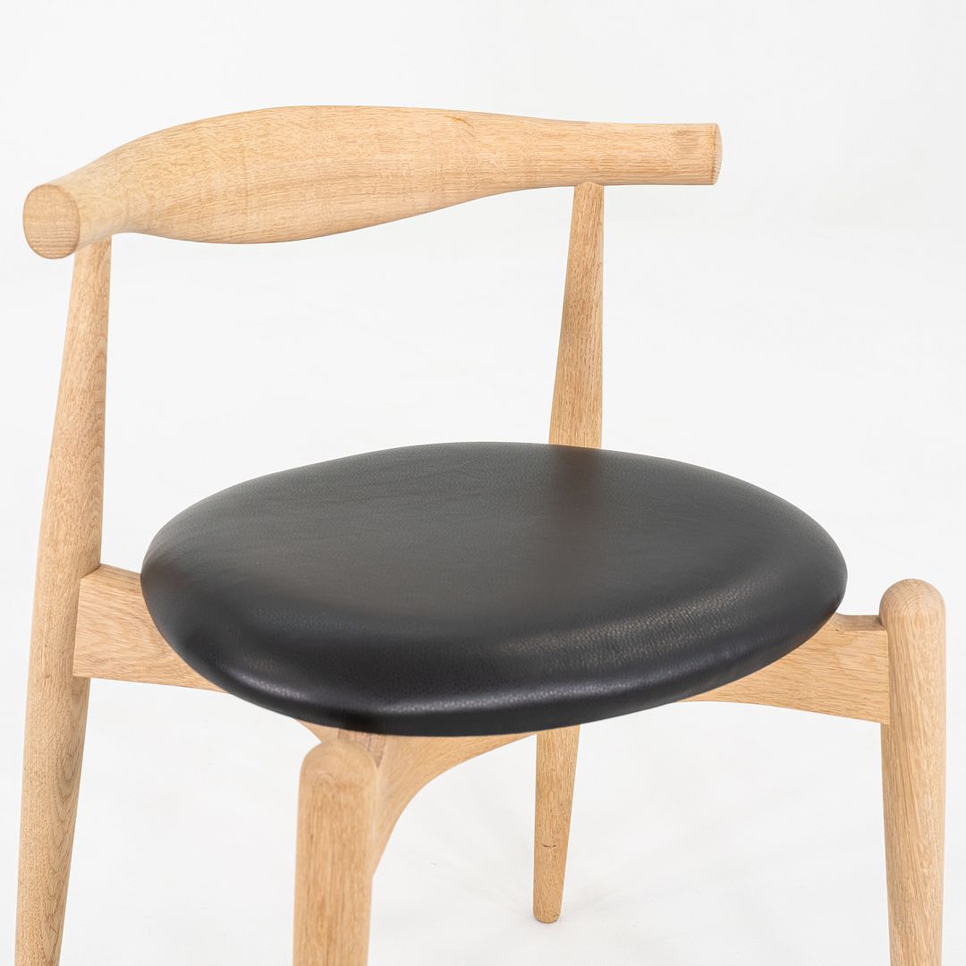 CH20 Stacking Chair